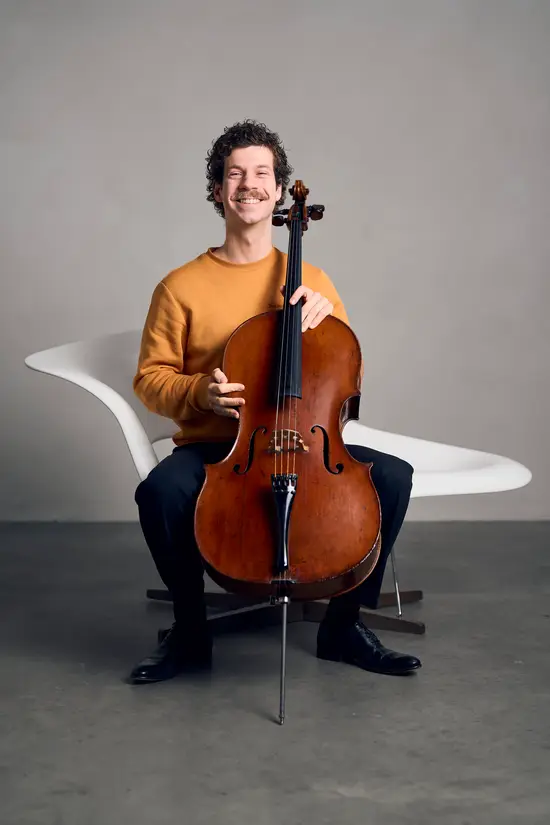 Simon Velthuis, Cello