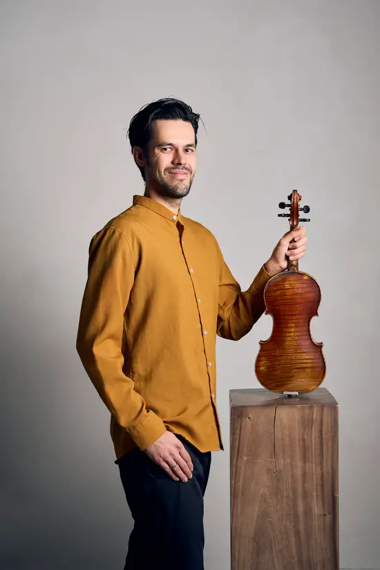 Ernst Spyckerelle, Violin